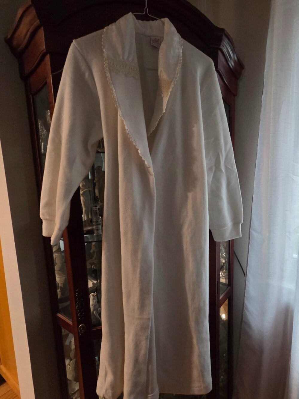 NWT Vintage Vilfram Creations for M. Lana White Fleece Robe